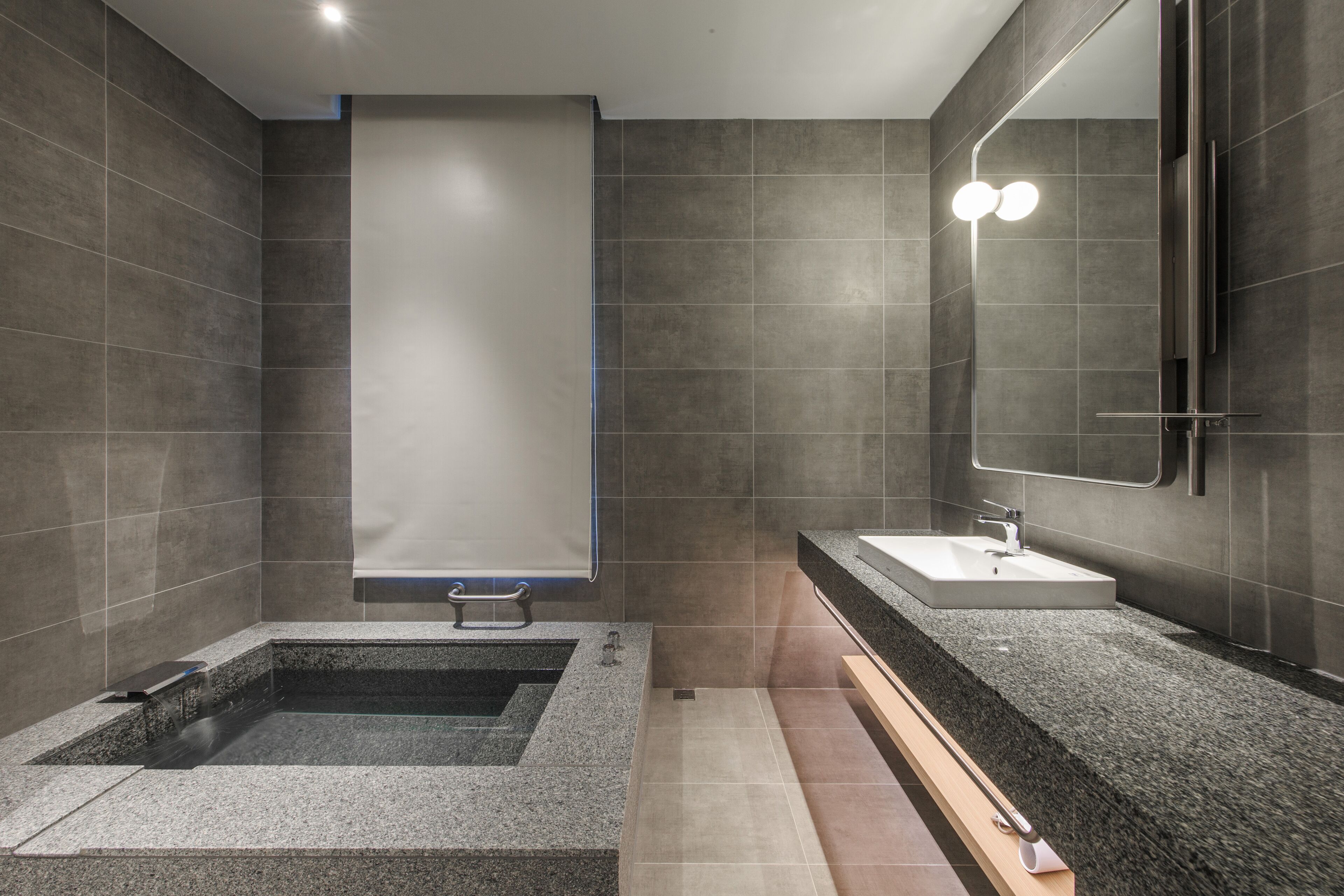 superior quadruple room, 2 double beds | bathroom | separate bathtub and shower, spring water bathtub, rainfall showerhead