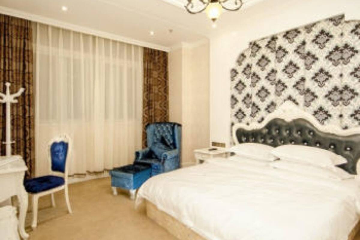 deluxe double room | desk, blackout curtains, soundproofing, iron/ironing board