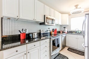 Condo, 2 Bedrooms | Private kitchen