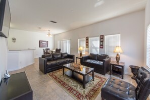 Living room - Bella Vida Home 2 U- Jessie (Kissimmee)