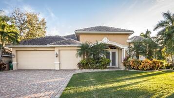 House, 3 Bedrooms | Exterior