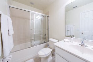 Rumah, 4 kamar tidur | Kamar mandi