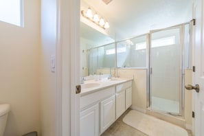 Maison, 4 chambres | Salle de bain
