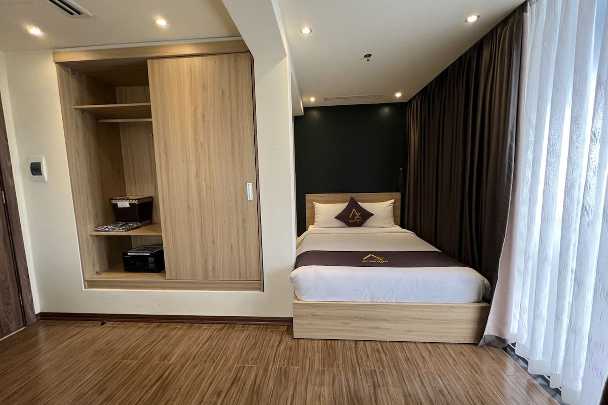 Habitación Deluxe | Caja de seguridad en la habitación y escritorio