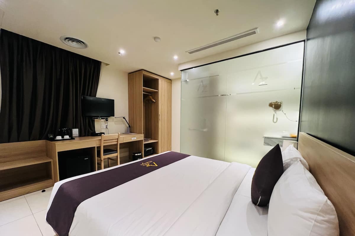 Deluxe No Window | In-room safe, desk, iron/ironing board, free WiFi