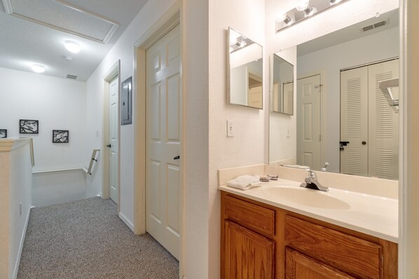 Townhome, 3 Bedrooms | Bathroom sink