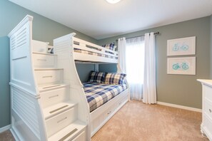 Casa geminada, 4 quartos | 4 quartos, acesso à internet