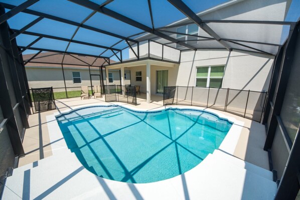 House, 4 Bedrooms | Pool | Outdoor pool