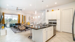 Casa geminada, 5 quartos | Cozinha privada