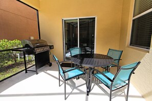 Casa, 5 habitaciones | Terraza o patio