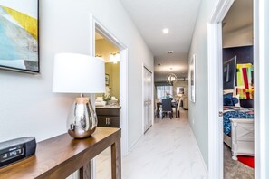 Pientalo, 5 makuuhuonetta | Käytävä