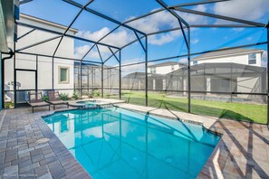 House, 4 Bedrooms | Indoor pool