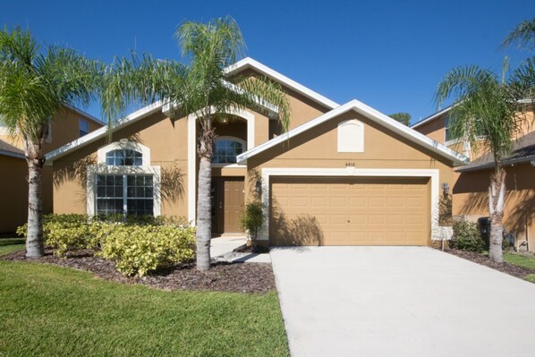 House, 5 Bedrooms | Exterior