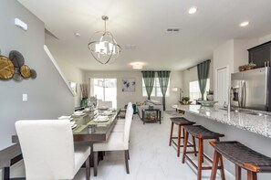 Townhome, 5 Bedrooms | Private kitchen