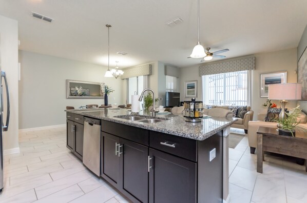 Pientalo, 4 makuuhuonetta | Yksityinen keittiö