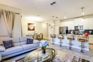 Living area - Storey Lake Exec Villas- 4817llane (Kissimmee)