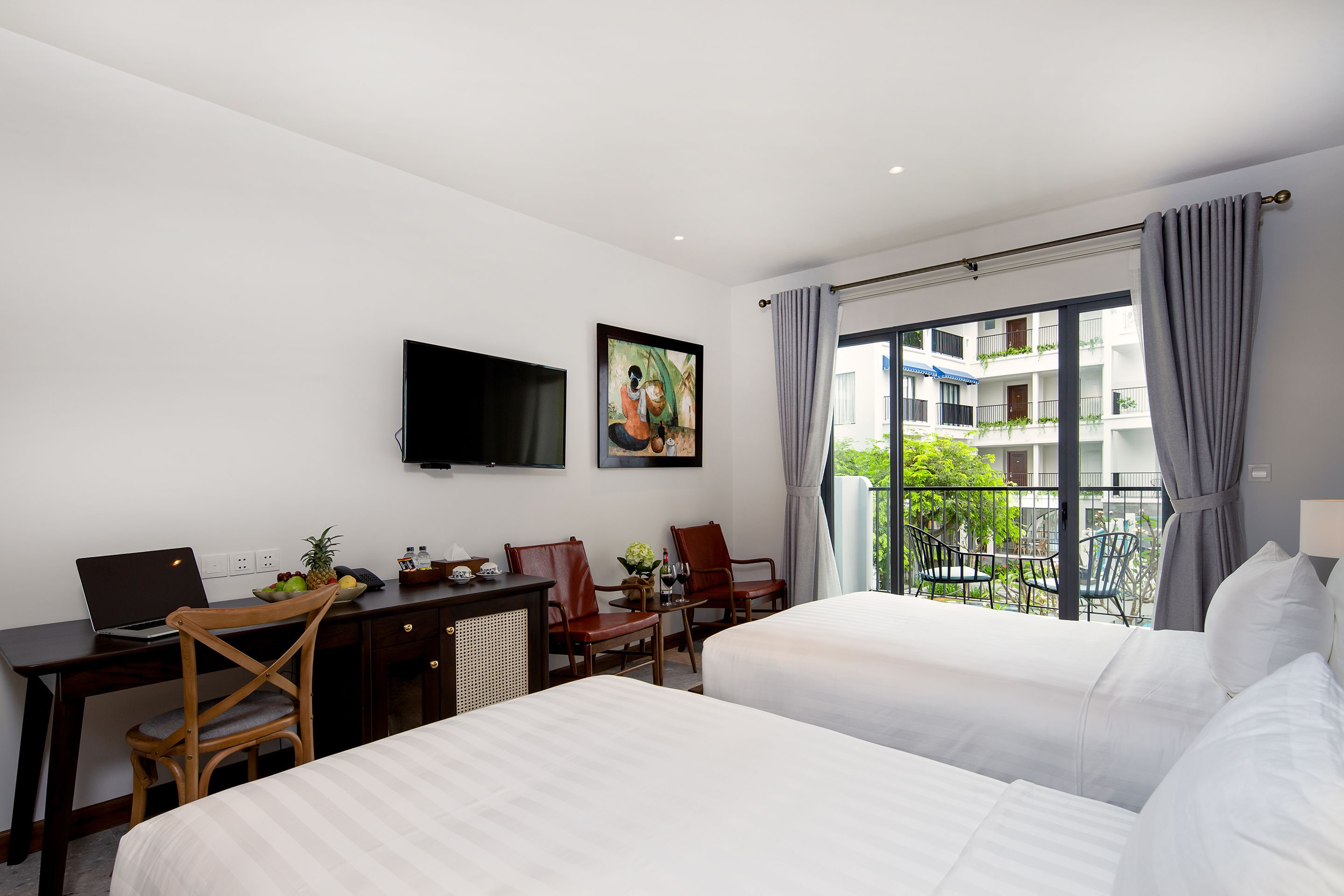 premier deluxe twin | view from room