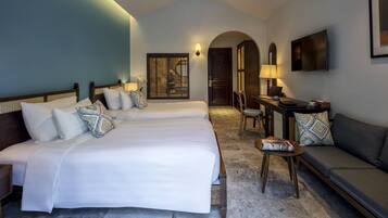 Executive tvåbäddsrum - tillgång till pool (Premier) | 1 sovrum, minibar, värdeförvaringsskåp på rummet och skrivbord