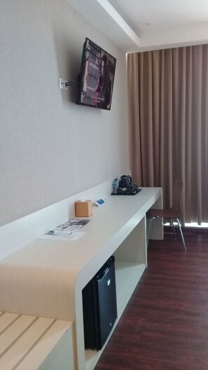 Desk, blackout drapes, free WiFi - Ancyra Hotel (Poso)