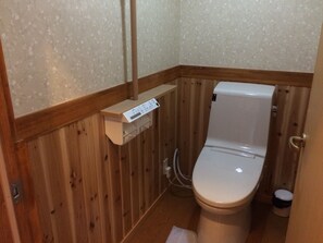Japanese Style Room with Kaiseki Cuisine, Accessible | Bathroom | Free toiletries, hair dryer, bidet, towels - Minshuku Ryokan Kawai (Shinshiro)