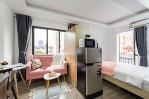 Basic Studio, Balcony | Desk, iron/ironing board, free WiFi, bed sheets - Sazi Kim Ma Thuong Building (Hanoi)