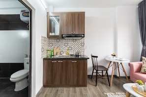 Basic Studio, Balcony | Private kitchenette