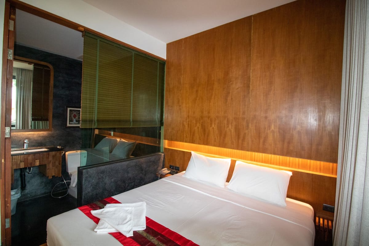 Habitación superior, 1 cama King size | Wifi gratis y ropa de cama 