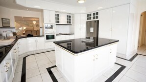 Luxury-Villa, 6 Schlafzimmer, eigener Pool | Eigene Küche