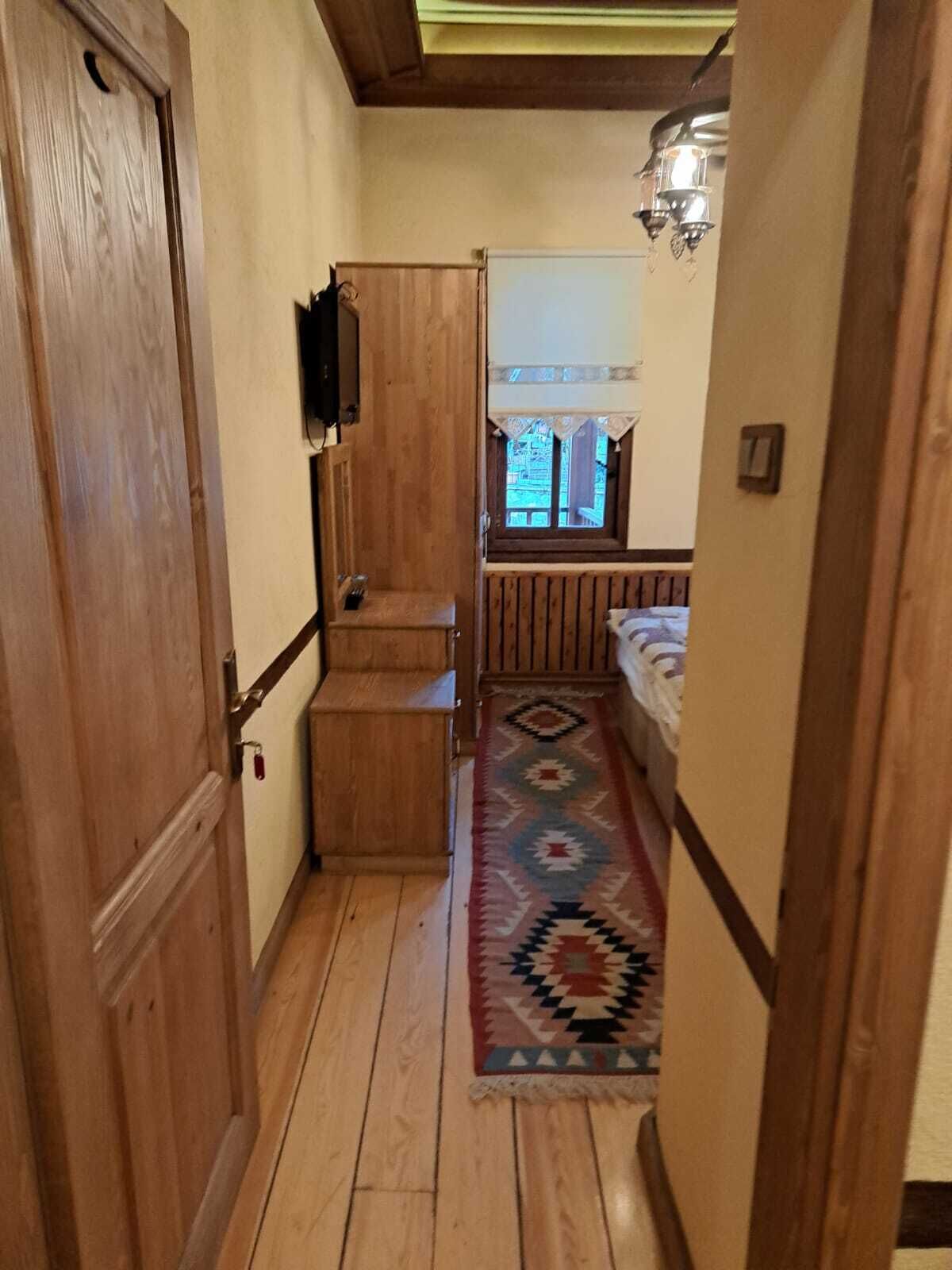 deluxe double room | free wifi, bed sheets