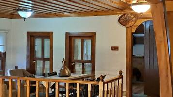 Konak Uc Kisilik Oda | Living area