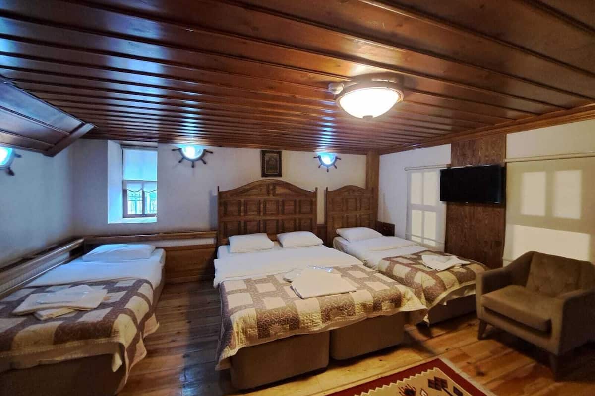 konak dort kisilik oda | free wifi, bed sheets