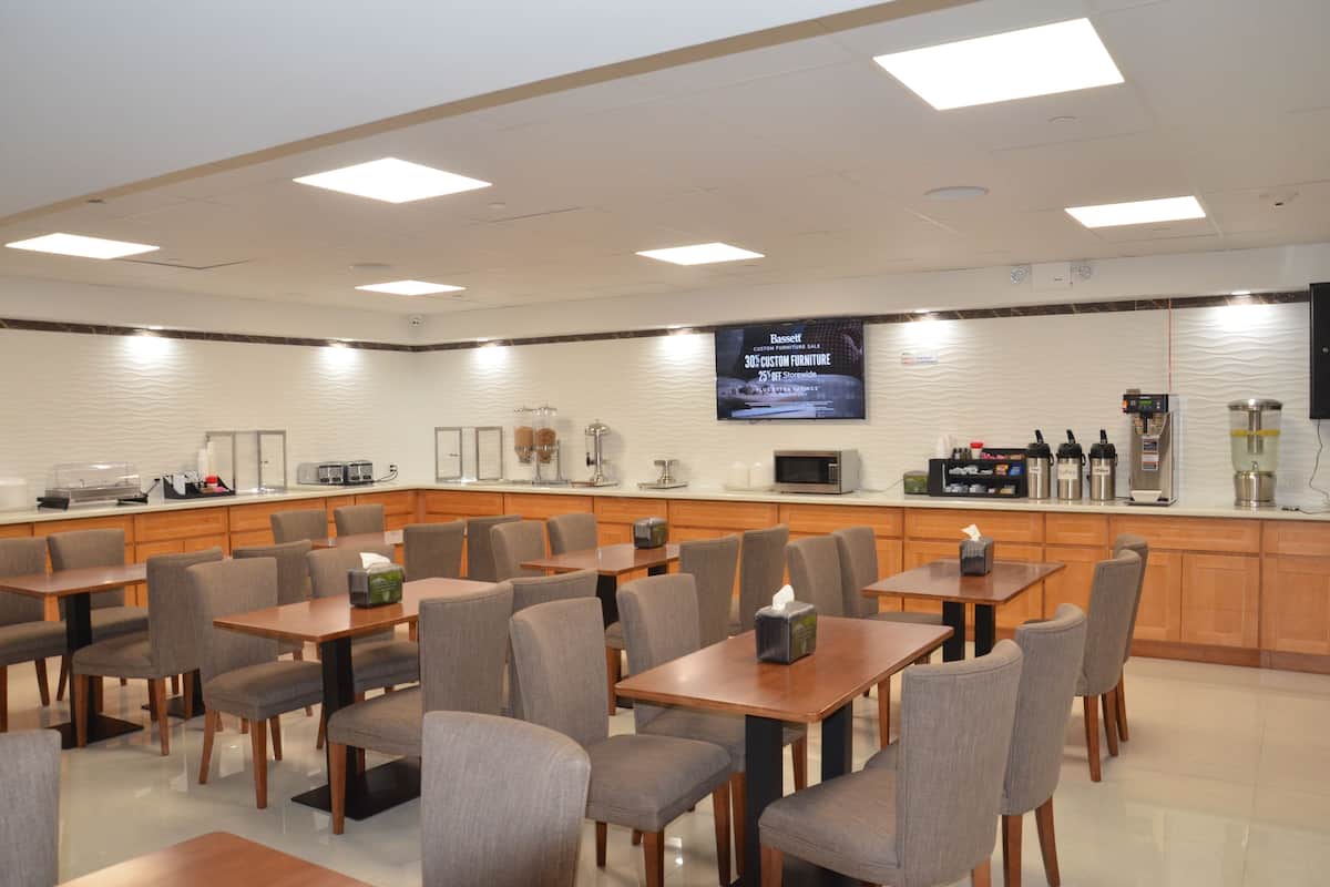 free daily continental breakfast