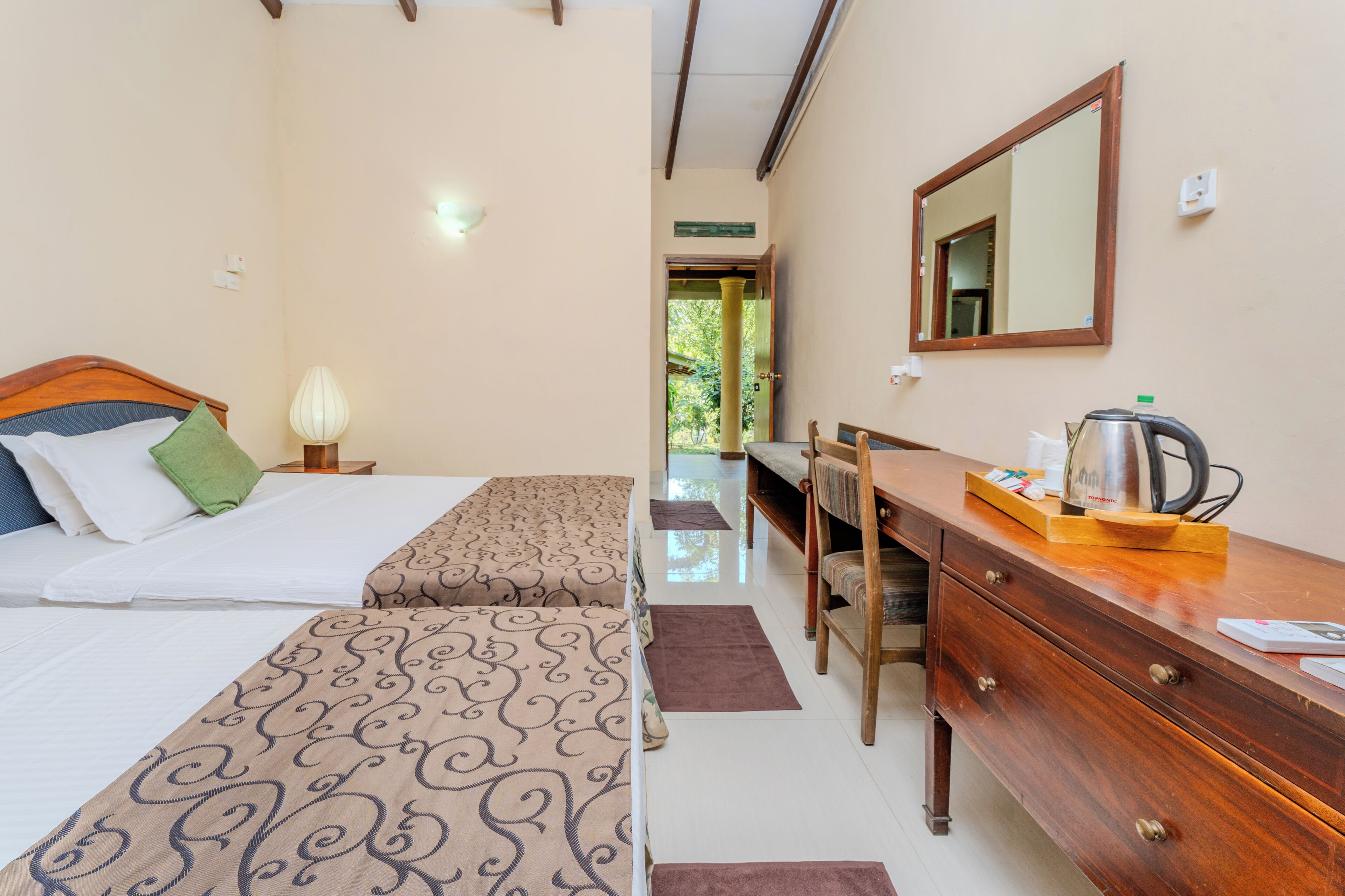 Standard Twin Room | Rollaway beds, bed sheets