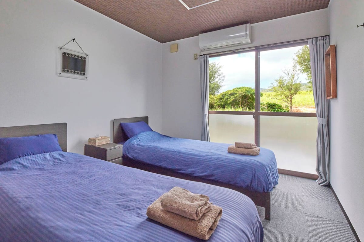 Wifi gratis y ropa de cama