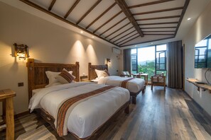 Superior Twin Room | Desk, blackout curtains, free WiFi