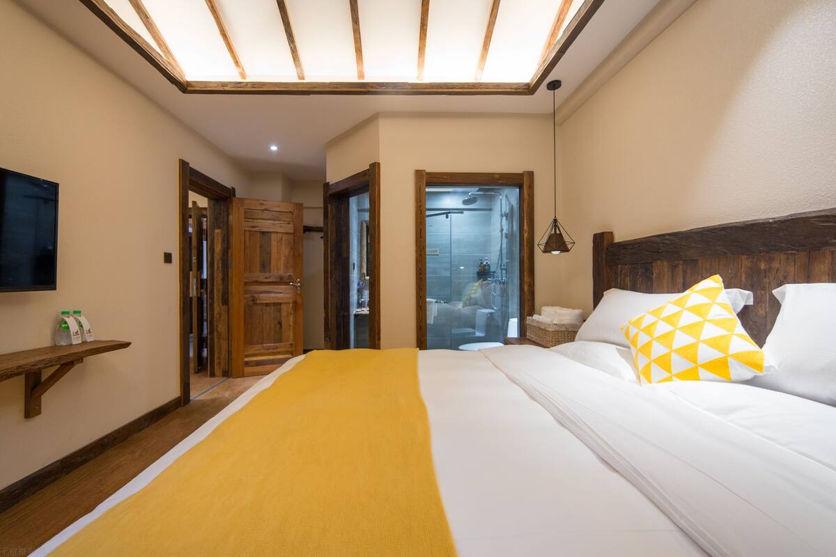 Family Suite | Desk, blackout curtains, free WiFi