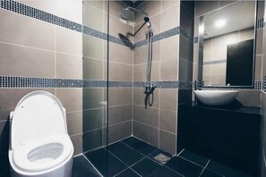 公寓, 3 間臥室 (Duplex) | 浴室 | 淋浴設備、免費梳洗用品、提供毛巾