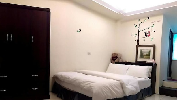 Unclassified image, 1 of 18, button - Flower B&B (Hualien City)