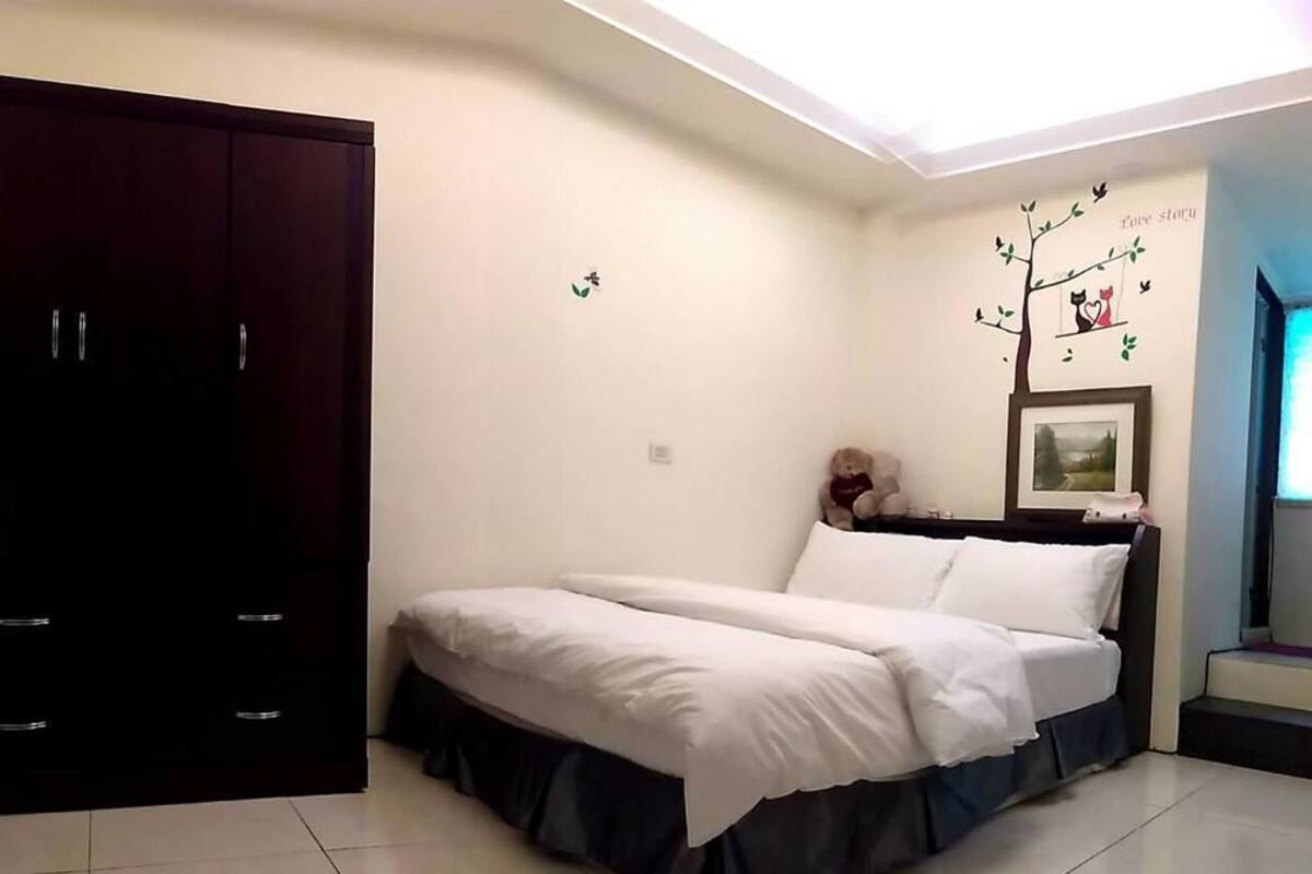 Habitació doble econòmica, bany privat | Wifi gratuïta 
