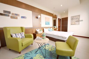 Economy Double Room, 1 Double Bed, City View | Bathroom | Shower, hair dryer, slippers - PHSea Inn (Magong)