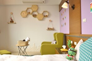 Economy Double Room, 1 Double Bed, City View | Blackout curtains, rollaway beds, free WiFi, bed sheets - PHSea Inn (Magong)