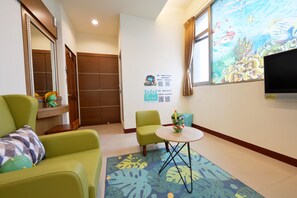 غرفة اقتصادية مزدوجة - سرير مزدوج - منظر للمدينة | حمام | تجهيزات دش، مجففات شعر، خف للقدمين