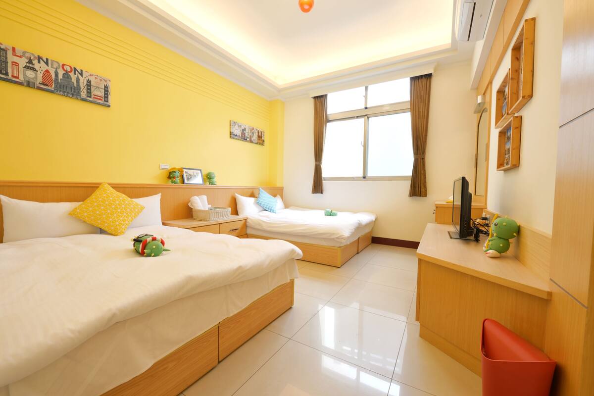 Kamar Twin Ekonomi, 2 Tempat Tidur Double | Tirai kedap cahaya, tempat tidur lipat/tambahan, dan Wi-Fi gratis