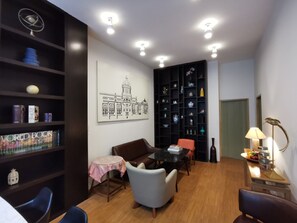 Mixed Dormitory with Shared Bathroom | Free WiFi, bed sheets - A Bangkok Journey Hostel (Bangkok)