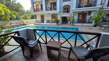 Two Bedroom Apartment with Pool View | 2 bedrooms, memory foam beds, in-room safe, laptop workspace