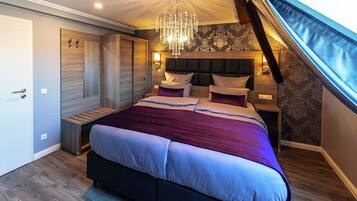 Kingsize-Apartment | Literie hypoallergénique, coffres-forts dans les chambres, bureau