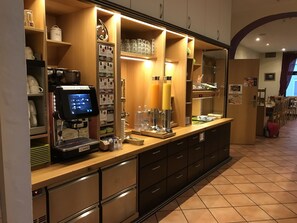 Daily buffet breakfast for a fee - Burgenheimat (Rhens)