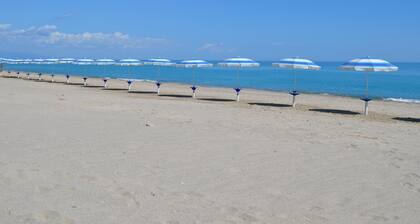 ..Vos vacances de Pùques en Calabre sur la cÎte ionienne. Profitez de la villa médiévale