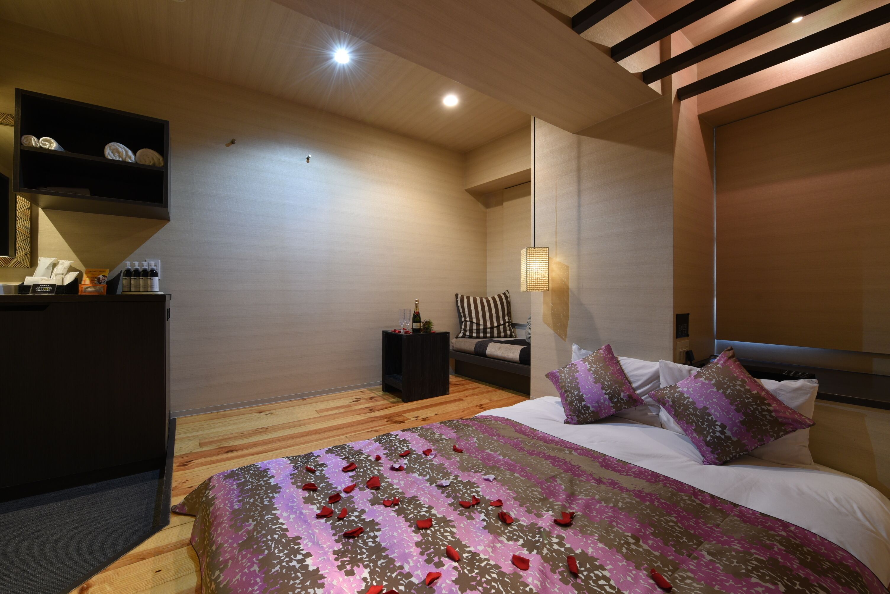 Hotel Frontier - Adults Only Reviews, Deals & Photos 2026 - Expedia