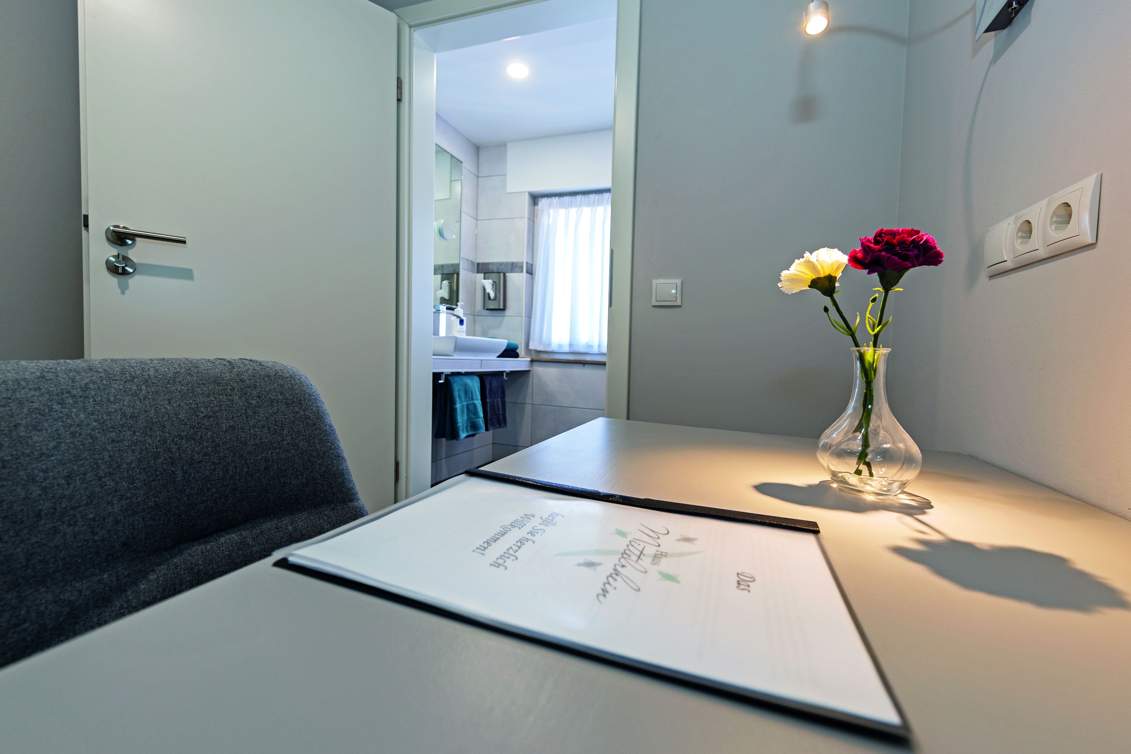 ビジネス ダブルまたはツインルーム | リビング エリア | 48 インチのテレビ (衛星放送視聴可)